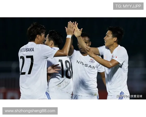 神户顺利主场迎战横滨水手争夺联赛关键三分的激烈对决